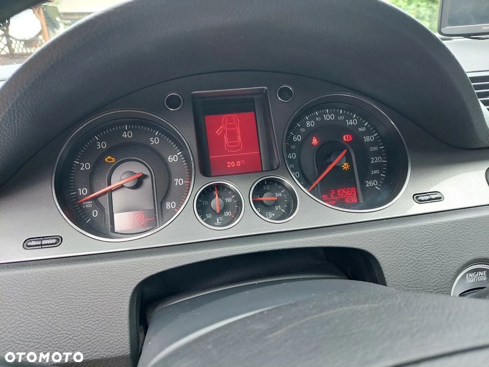 Volkswagen Passat 1.6 FSI Comfortline - 9