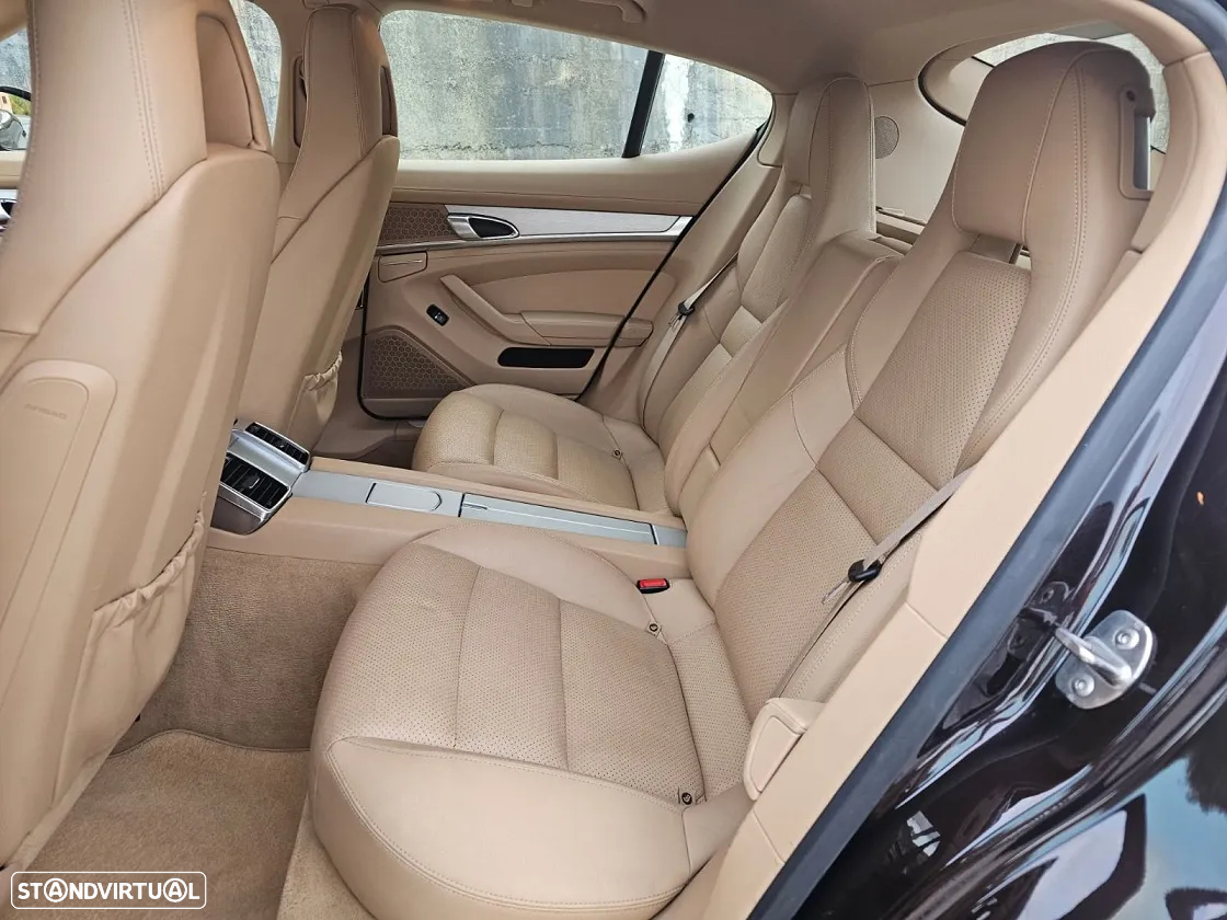 Porsche Panamera Platinum Edition - 11