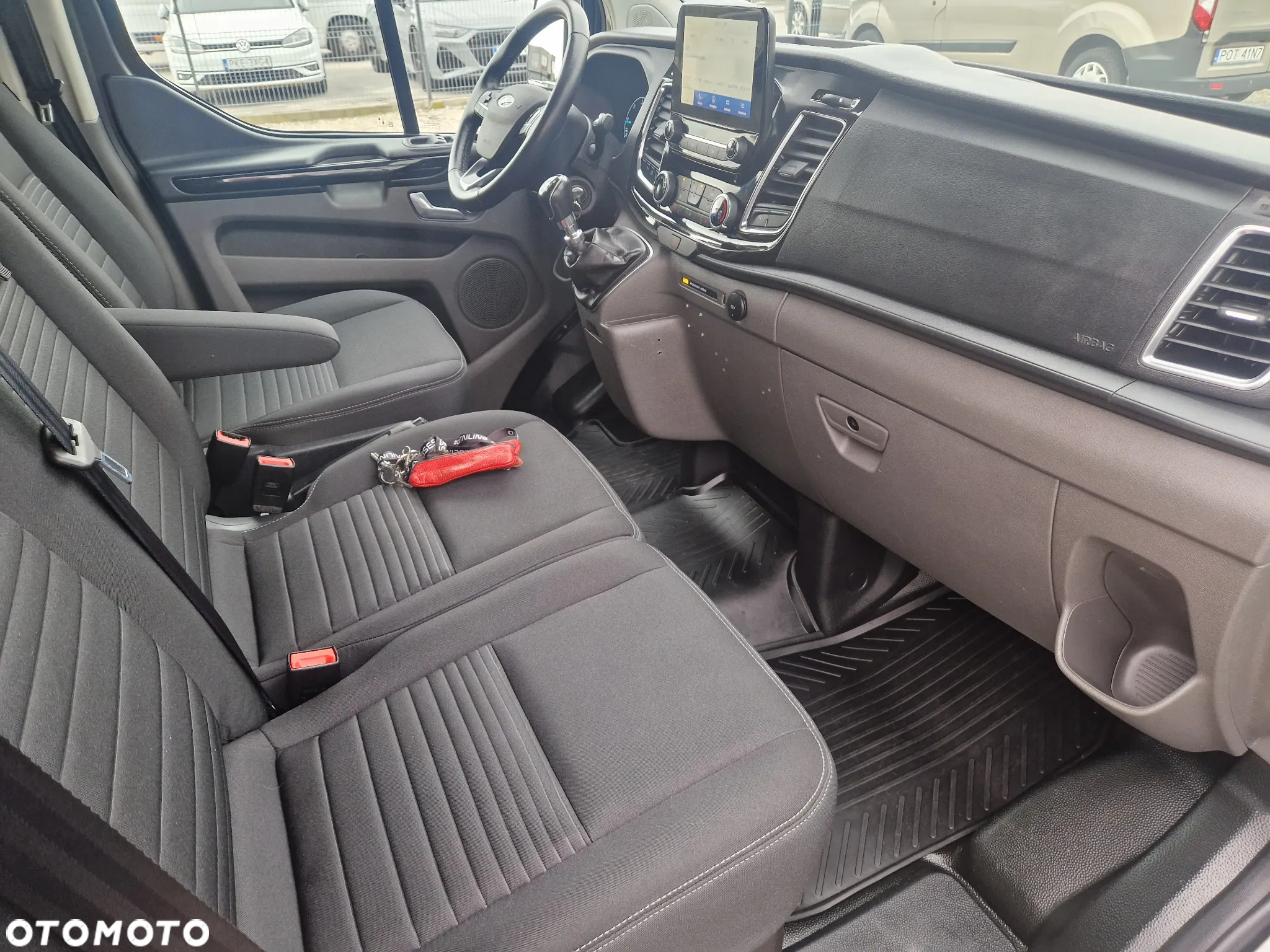 Ford TRANSIT CUSTOM - 9