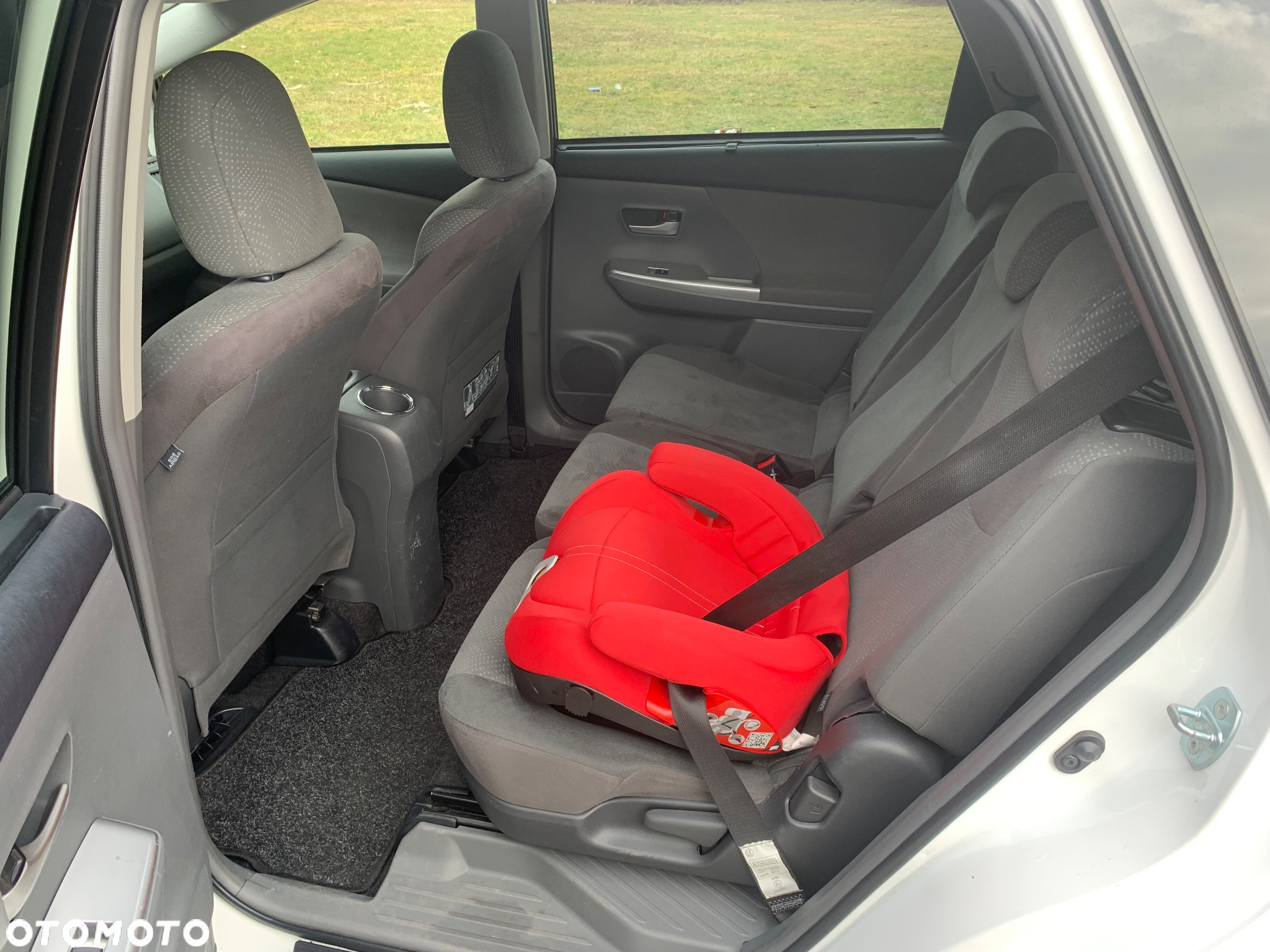 Toyota Prius+ (Hybrid) - 10
