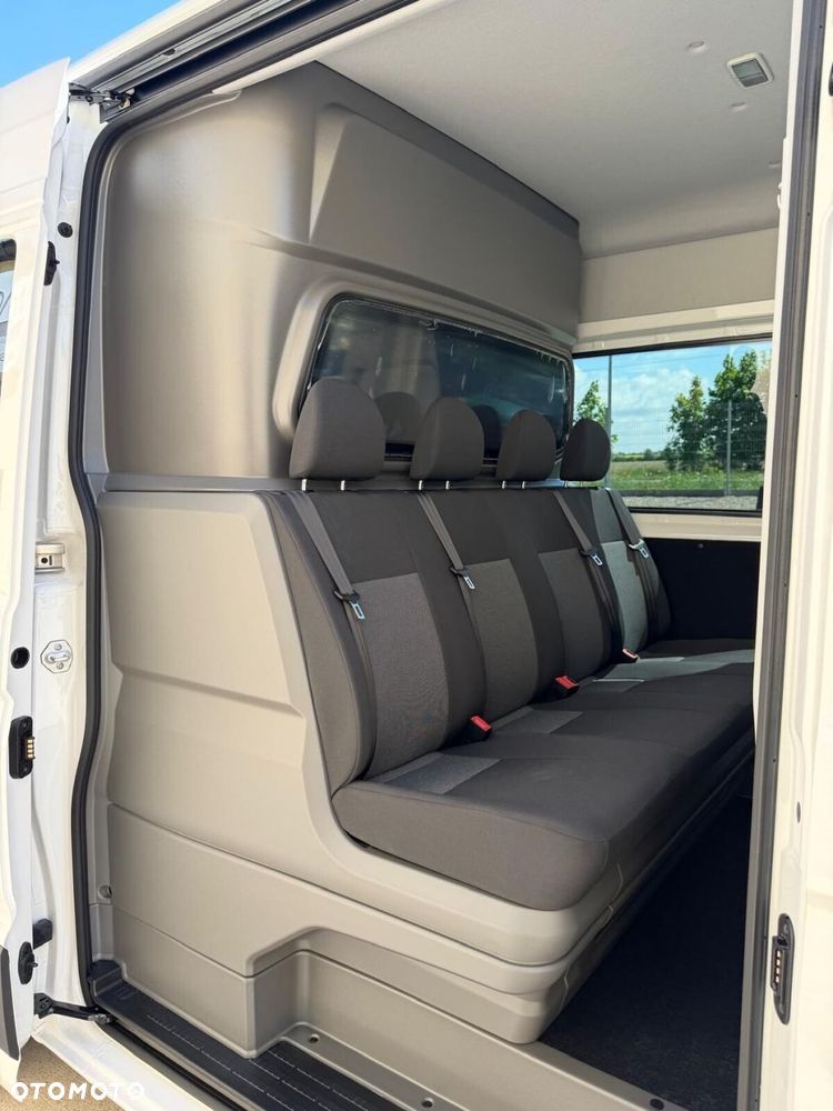Volkswagen Crafter 35 2.0 TDI L3H3 3640 140 KM - 4