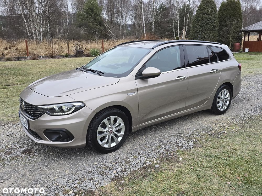 Fiat Tipo 1.4 16v Lounge EU6d - 1