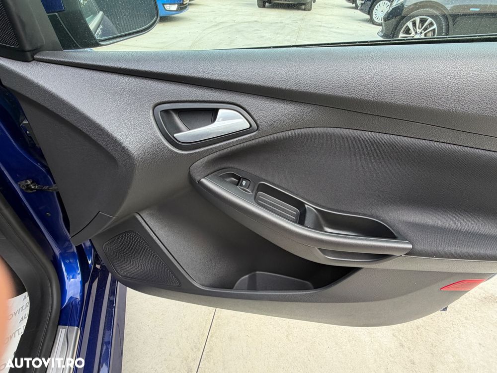 Ford Focus - 34