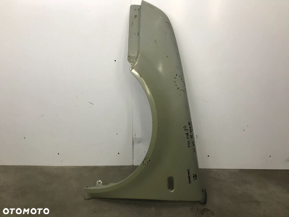 Błotnik VW bora VW jetta IV 4 98-05 lewy 1J5821021