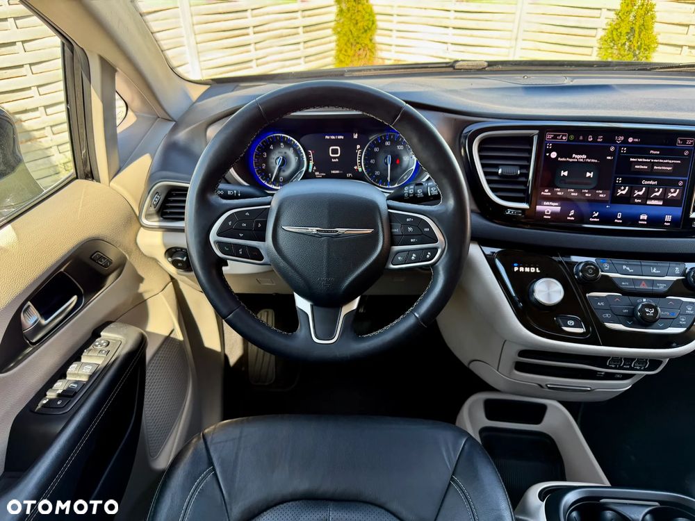 Chrysler Pacifica - 6