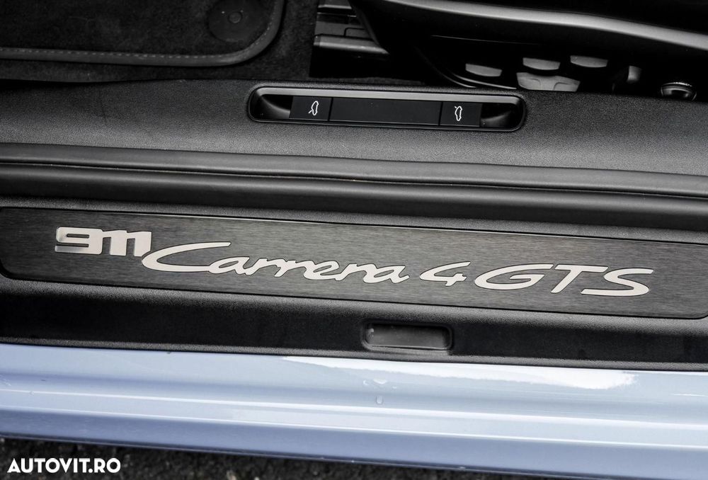 Porsche 911 Carrera 4 GTS PDK - 14
