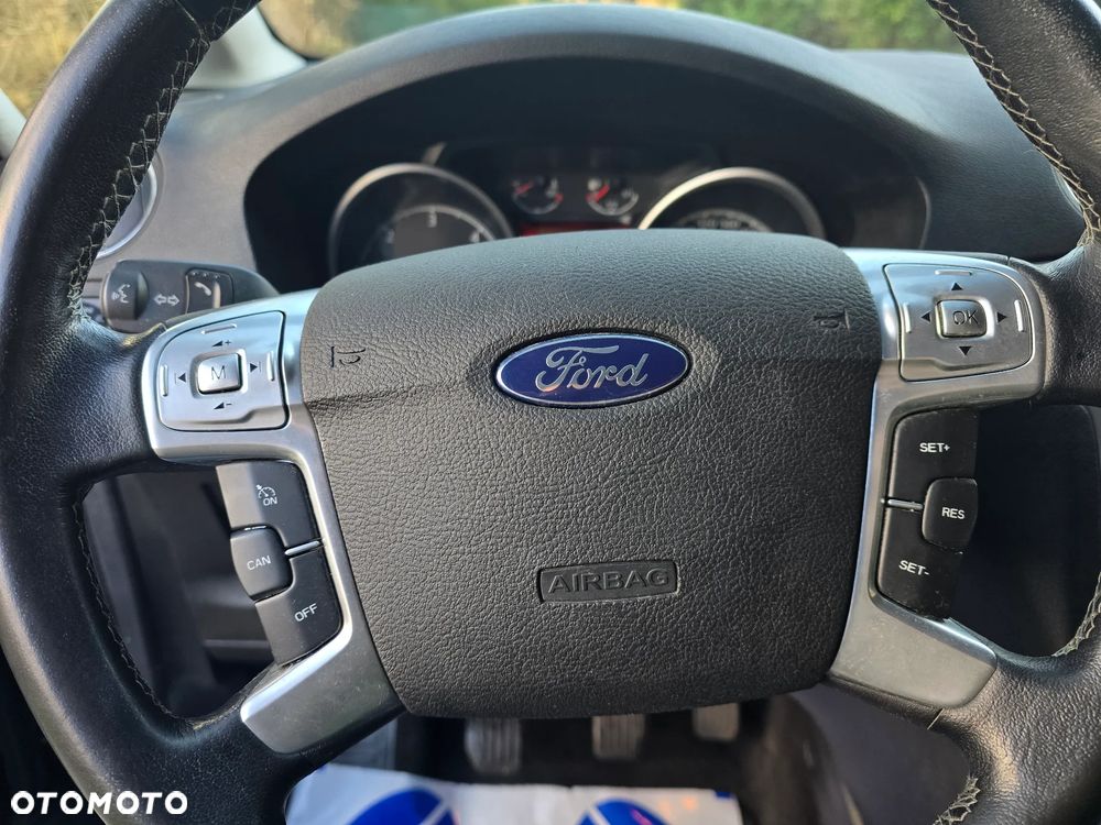 Ford Galaxy 2.0 TDCi Ghia - 31