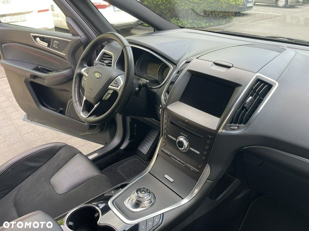 Ford S-Max - 31