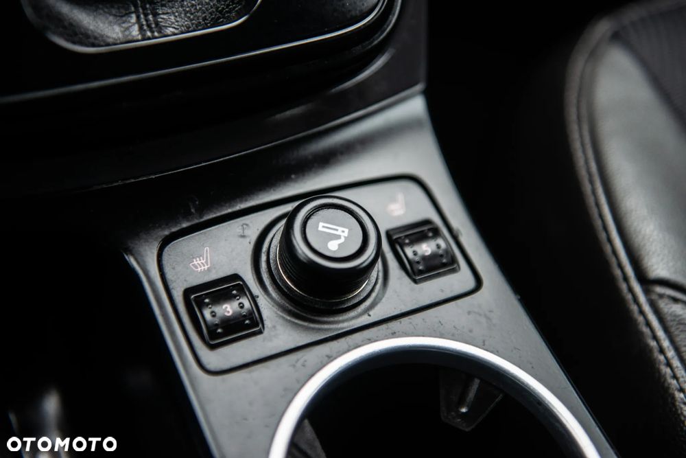 Ford Kuga 2.0 TDCi 4x4 Titanium - 38