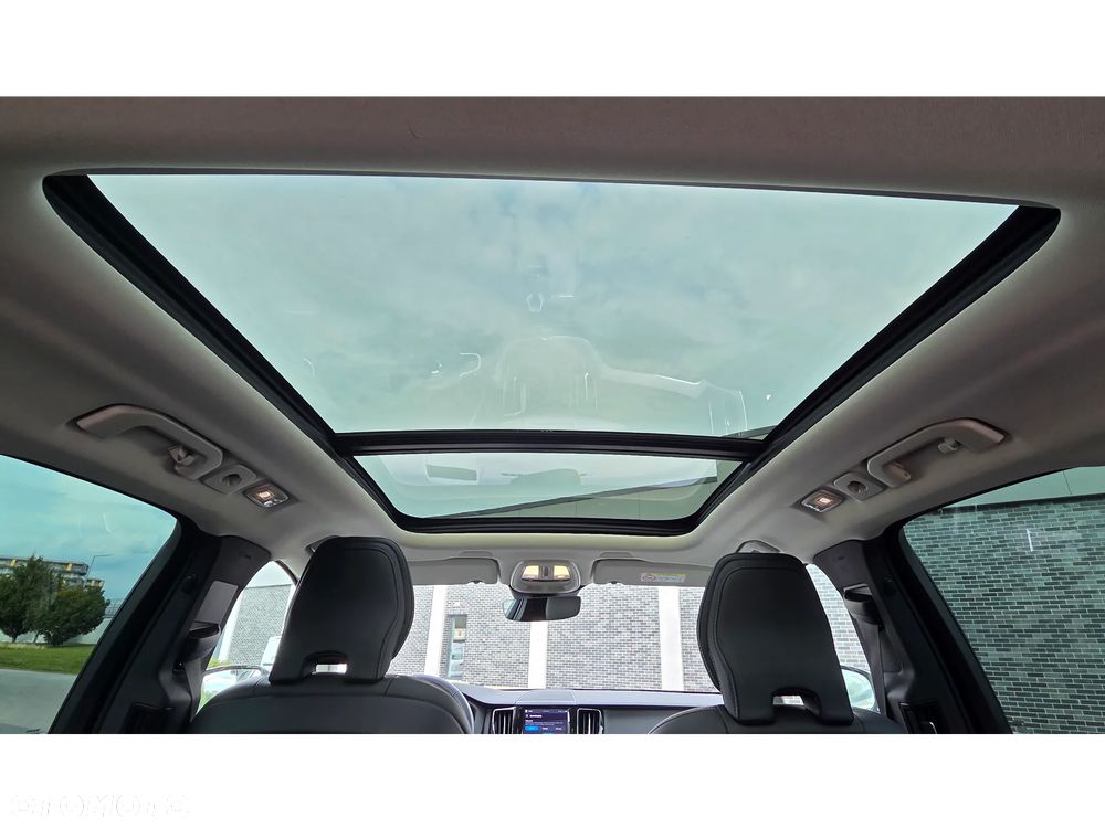 Volvo XC 60 B5 B AWD Ultra Dark - 25