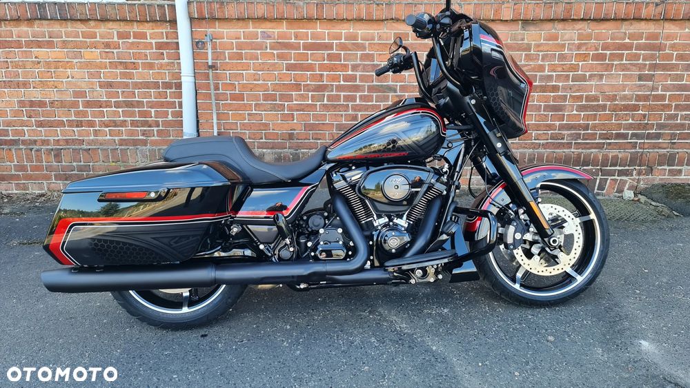 Harley-Davidson Touring Street Glide - 12
