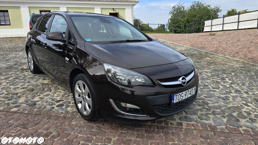 Opel Astra 1.4 Turbo - 11