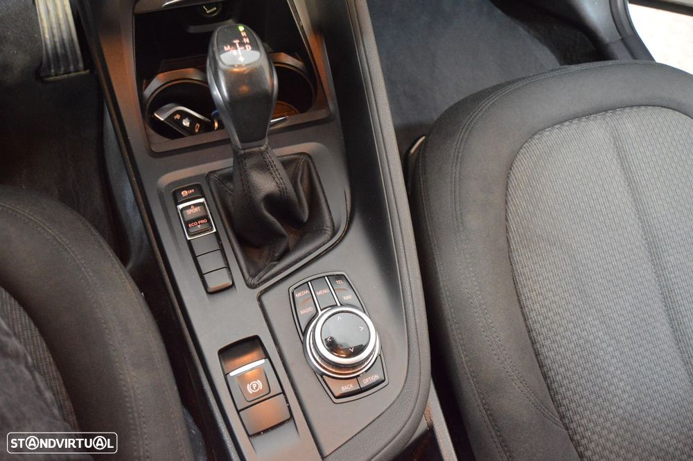 BMW X1 18 d sDrive Auto - 28