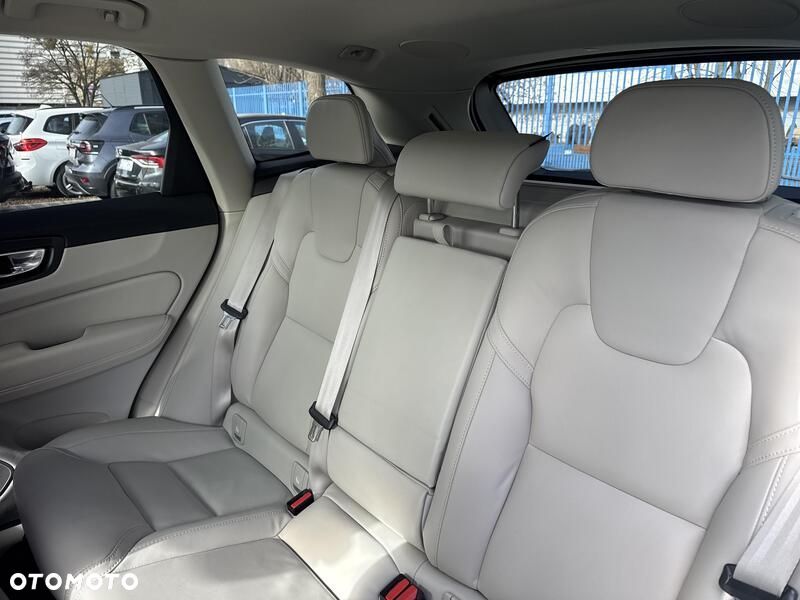 Volvo XC 60 B4 D Plus Bright - 13