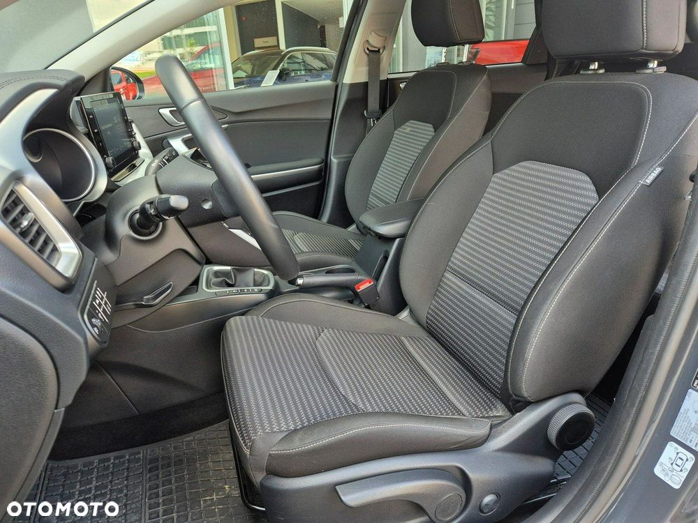 Kia Ceed 1.5 T-GDI M - 13