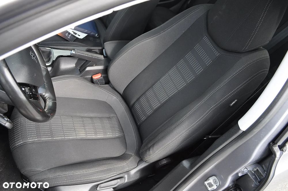 Peugeot 308 1.6 BlueHDi Allure S&S - 21