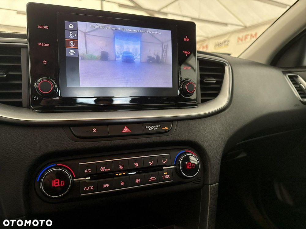 Kia Ceed - 27