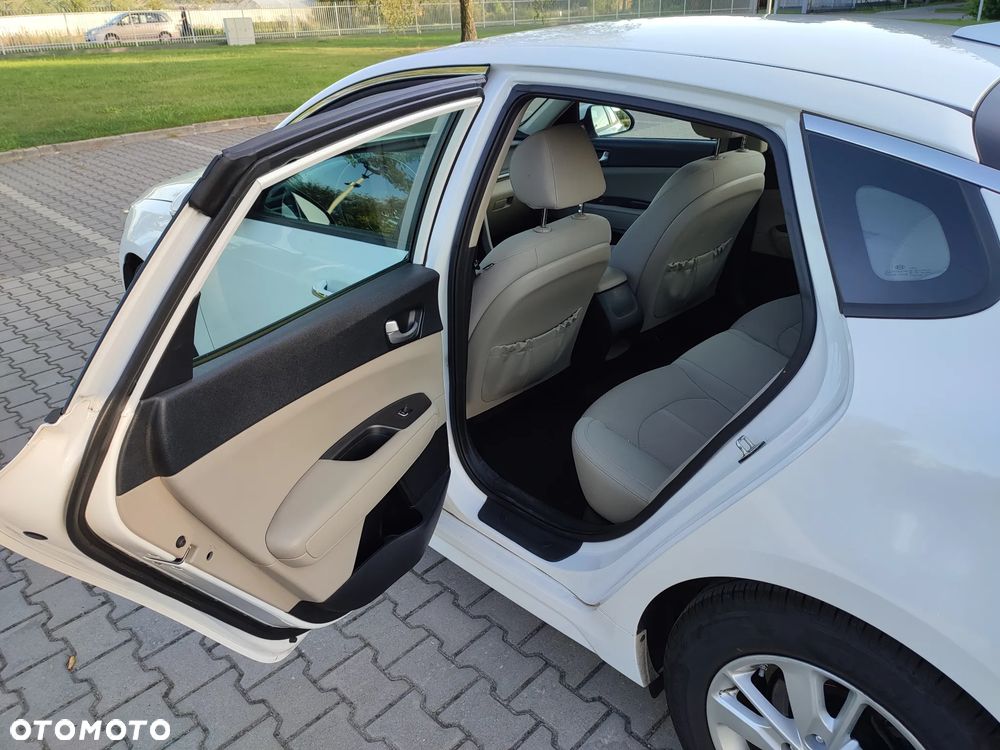 Kia Optima - 8