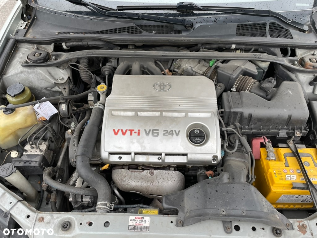 Toyota Camry 3.0 V6 - 12