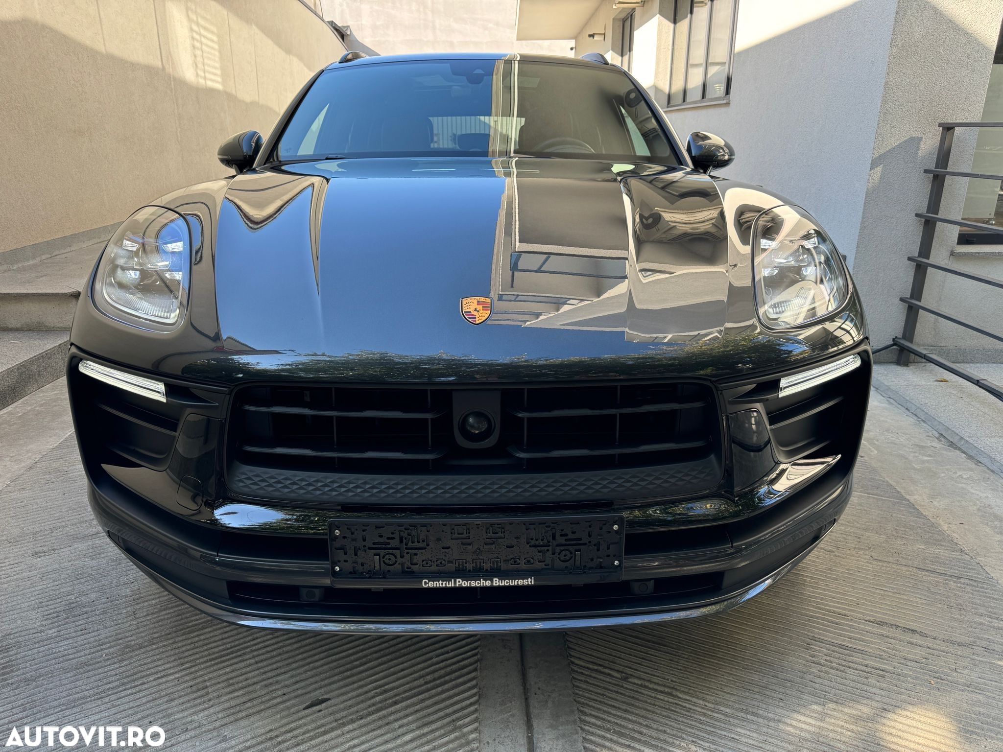 Porsche Macan T - 1
