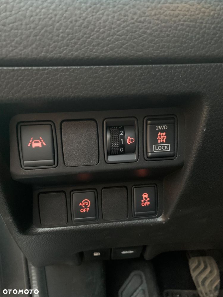 Nissan Qashqai 1.6 DCi ALL-MODE 4x4i N-Connecta - 10