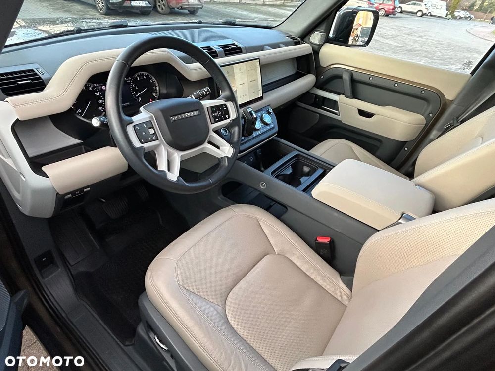 Land Rover Defender - 4