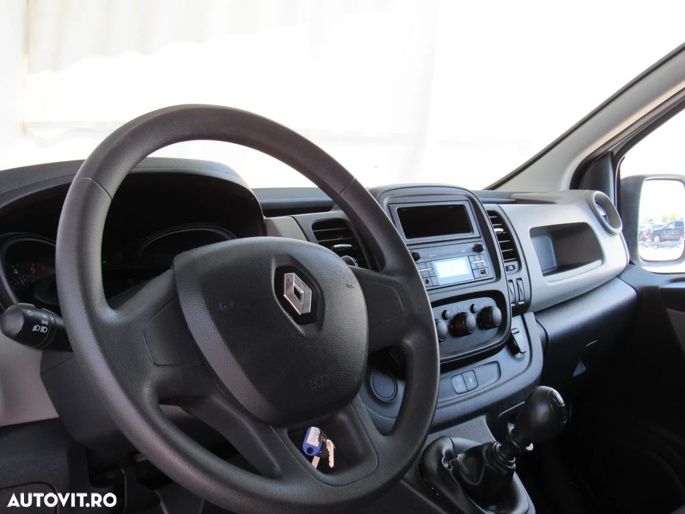 Renault Trafic - 26
