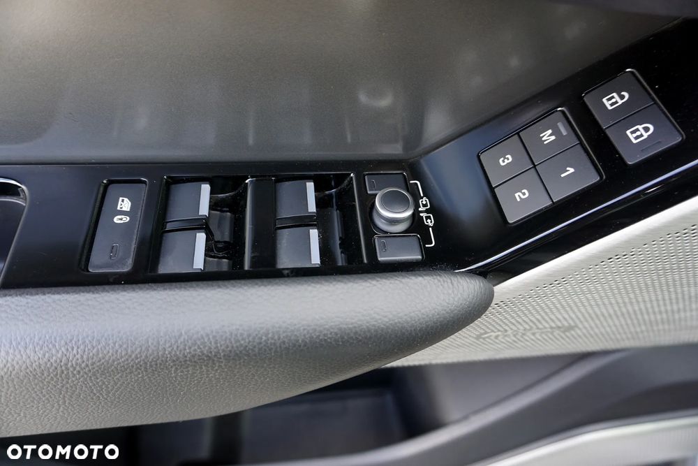 Land Rover Range Rover Velar 2.0 D200 mHEV SE - 11