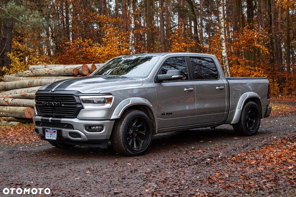 RAM 1500 5.7 Crew Cab Shortbed Laramie Black - 40