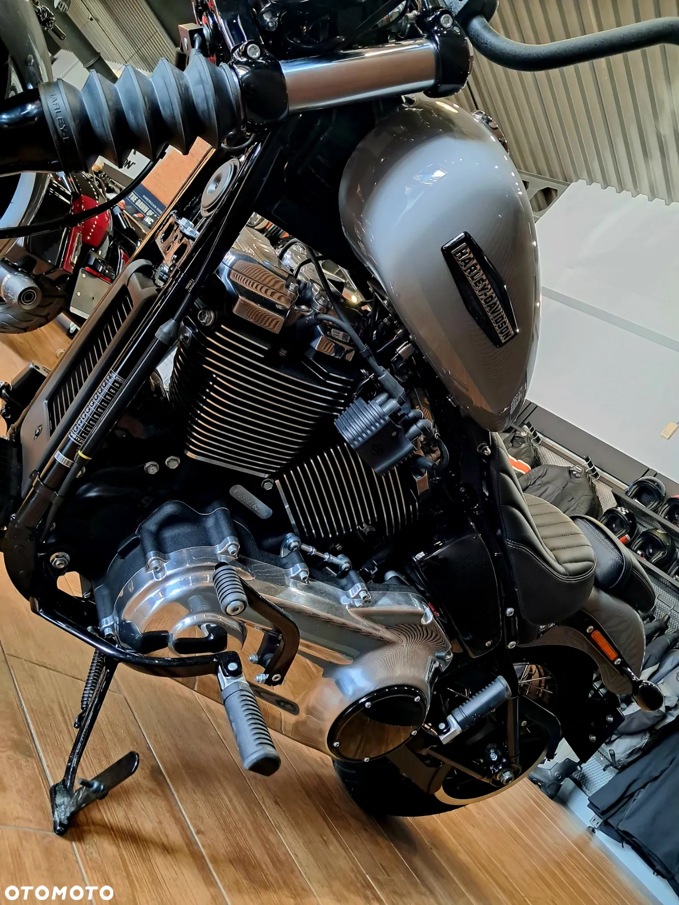 Harley-Davidson Softail Street Bob - 13