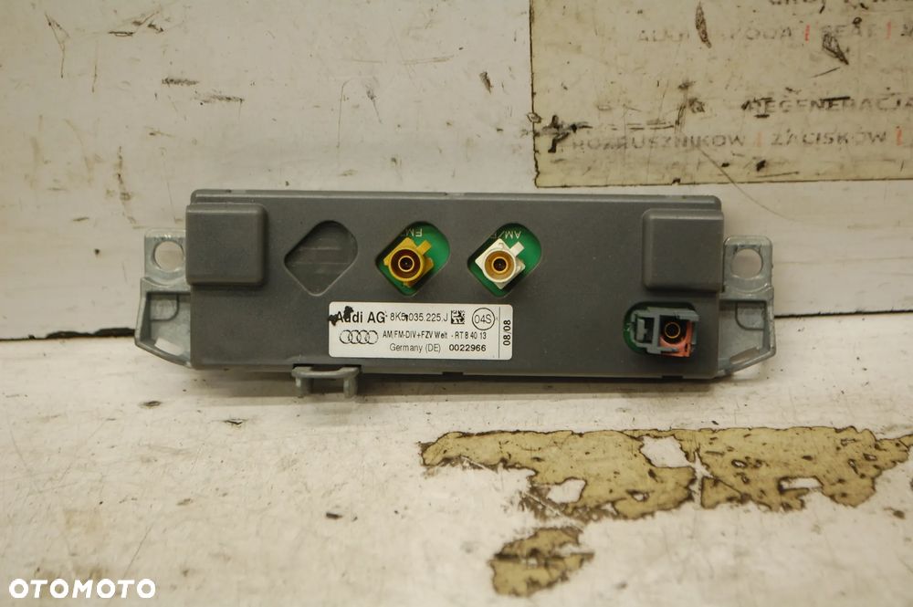 WZMACNIACZ ANTENY 8K5035225J AUDI A4 B8 SEDAN - 2