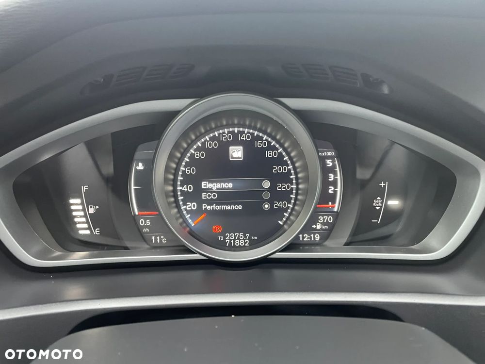 Volvo V40 D3 Momentum - 20