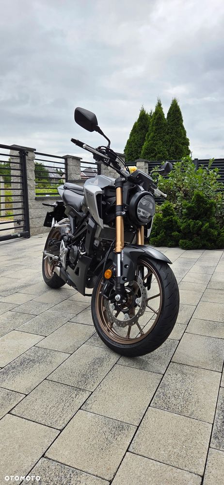 Honda CB - 1