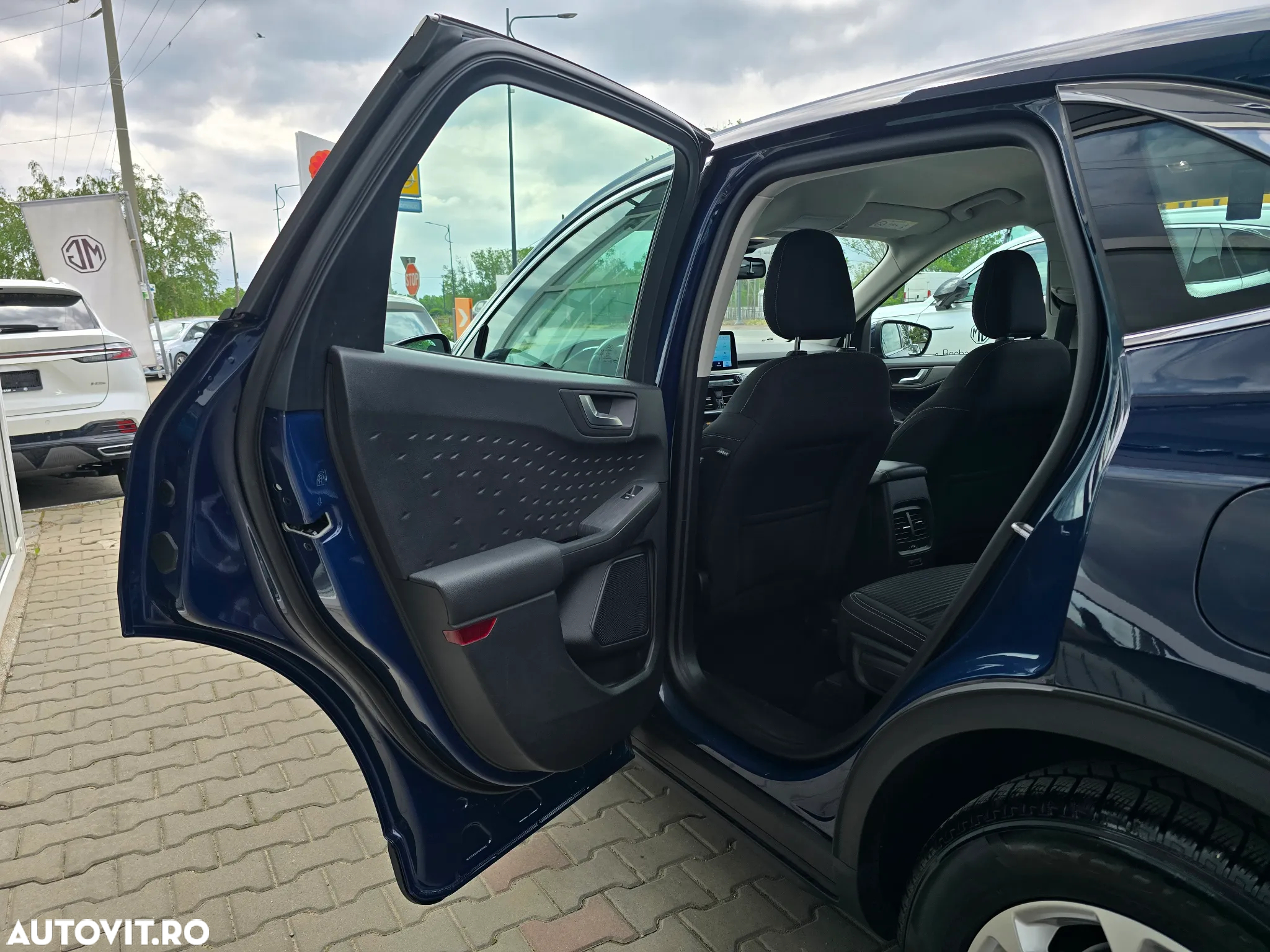 Ford Kuga 1.5 EcoBlue A8 FWD Titanium - 12