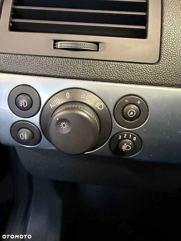 Opel Astra 1.8 Cosmo - 23