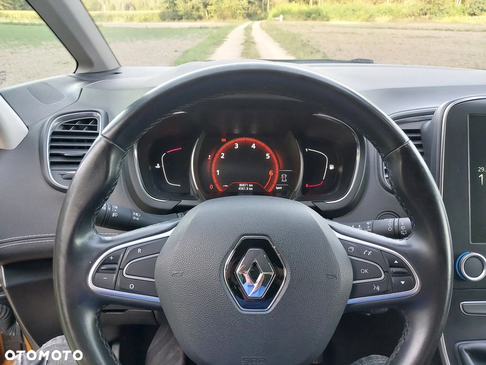 Renault Scenic - 16