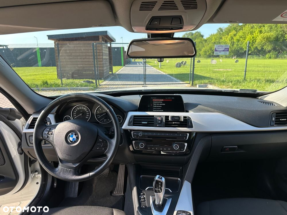 BMW 3GT 320i Advantage - 21