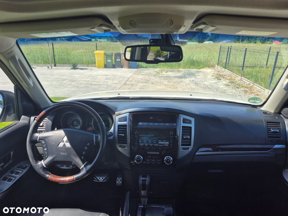 Mitsubishi Pajero 3.2 DI-D Automatik Final Edition - 18