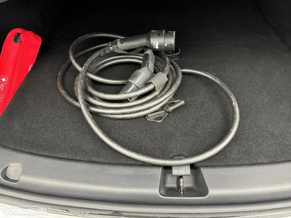 Tesla Model Y RWD - 15