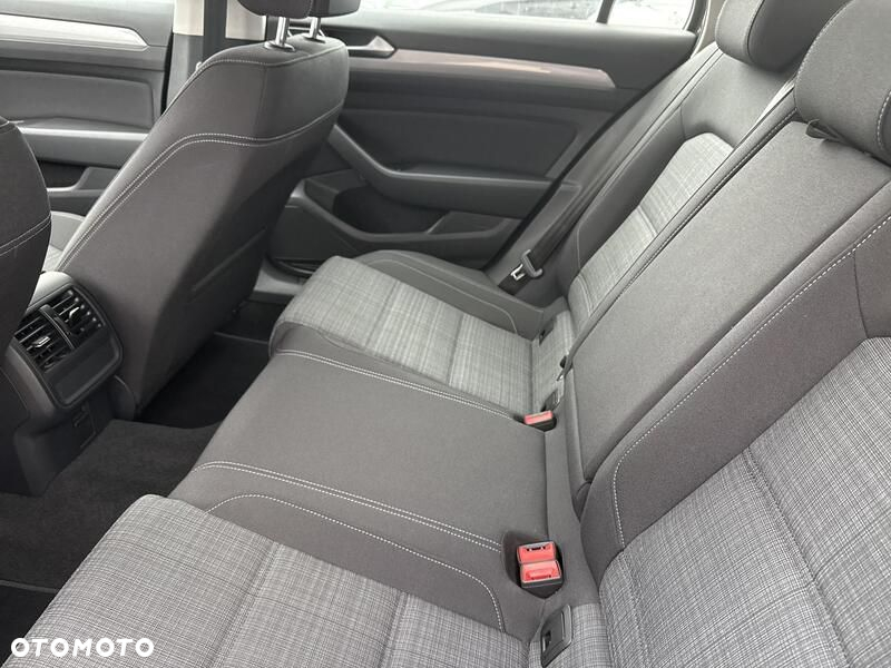 Volkswagen Passat 1.5 TSI EVO Business DSG - 20