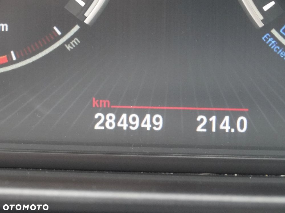 BMW Seria 5 530d xDrive - 14