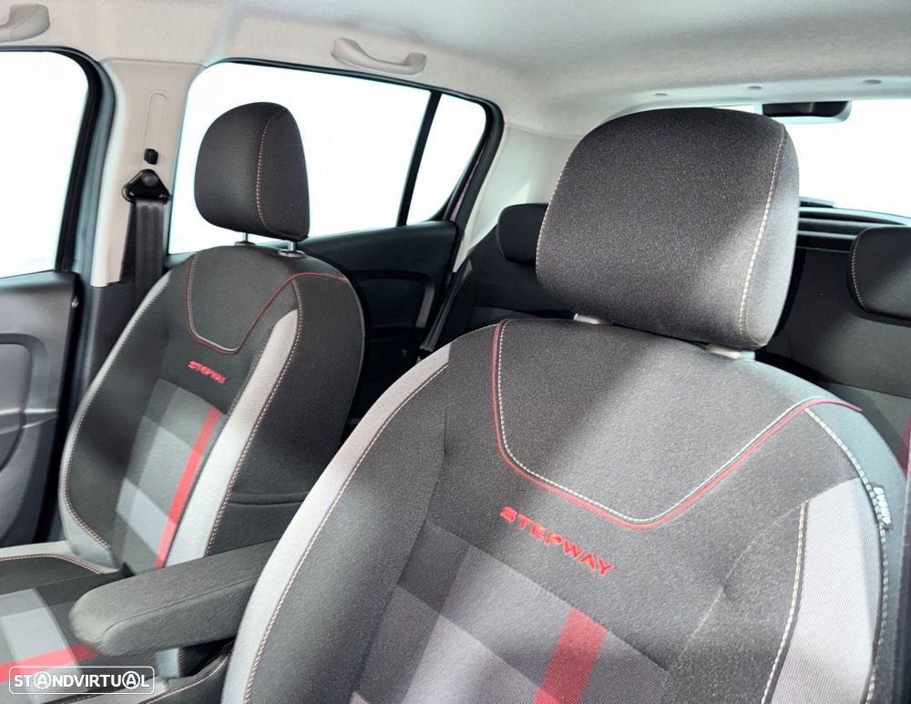 Dacia Sandero 0.9 TCe Stepway - 4