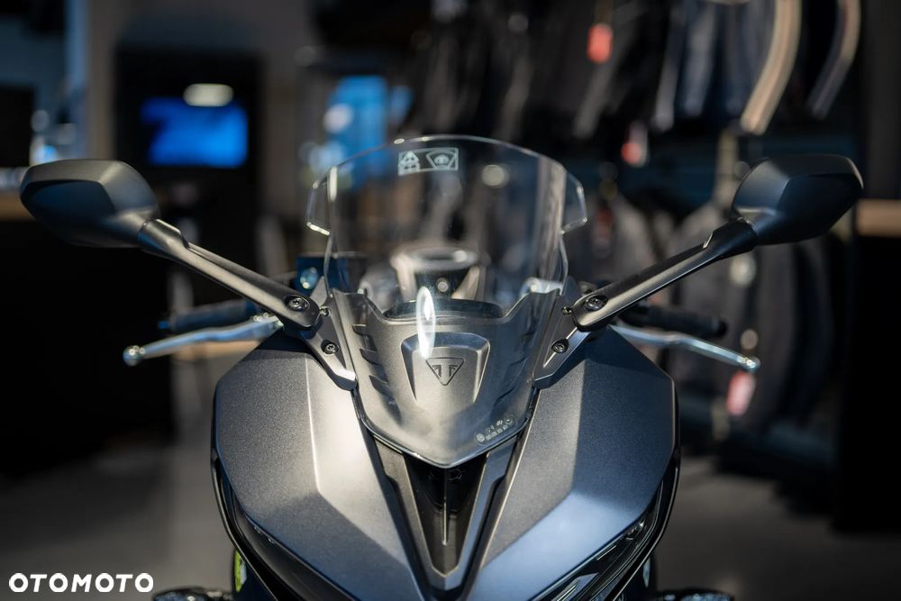 Triumph Daytona - 24