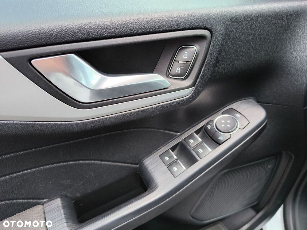 Ford Kuga - 25
