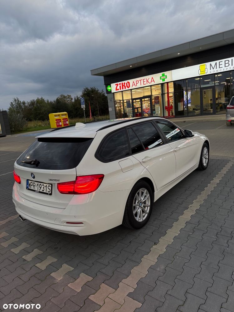BMW Seria 3 320i Advantage - 7