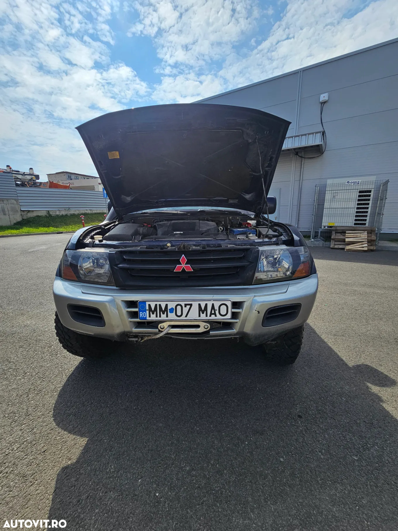 Mitsubishi Pajero - 3