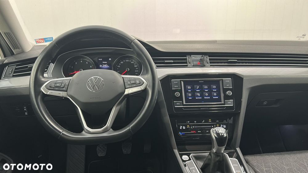 Volkswagen Passat 1.5 TSI EVO Business - 10