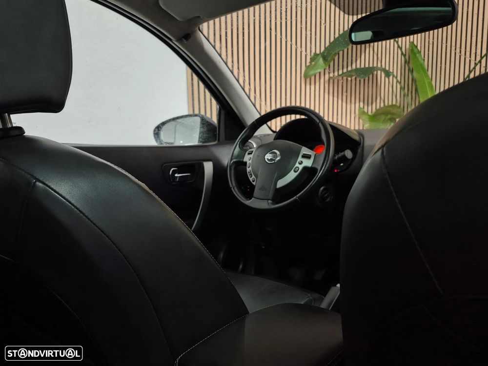 Nissan Qashqai 1.5 dCi Tekna Premium Pele Preta 17 - 12