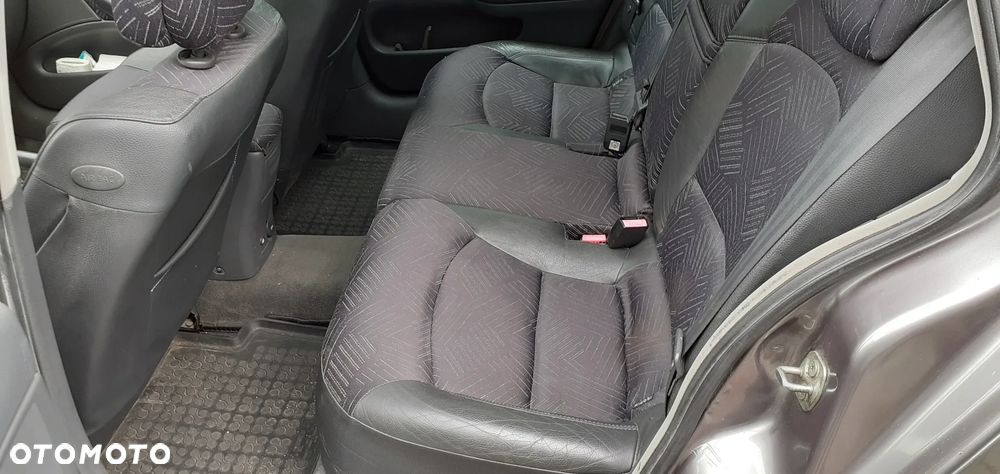 Renault Laguna 1.8 RXE - 9