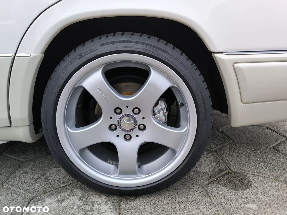 Mercedes-Benz Klasa E 420 - 36